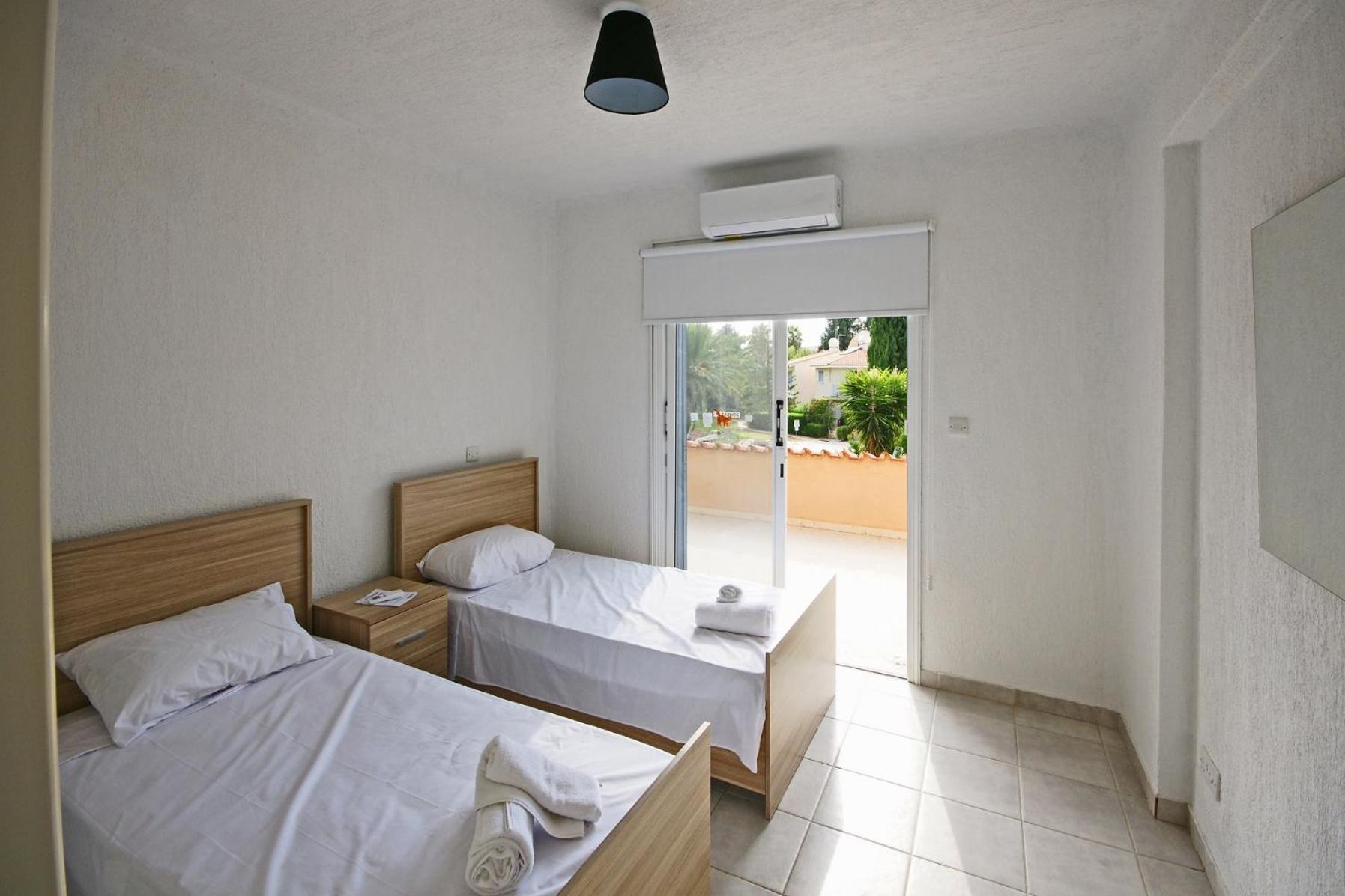 Resitour Paradise Gardens Paphos Exterior foto