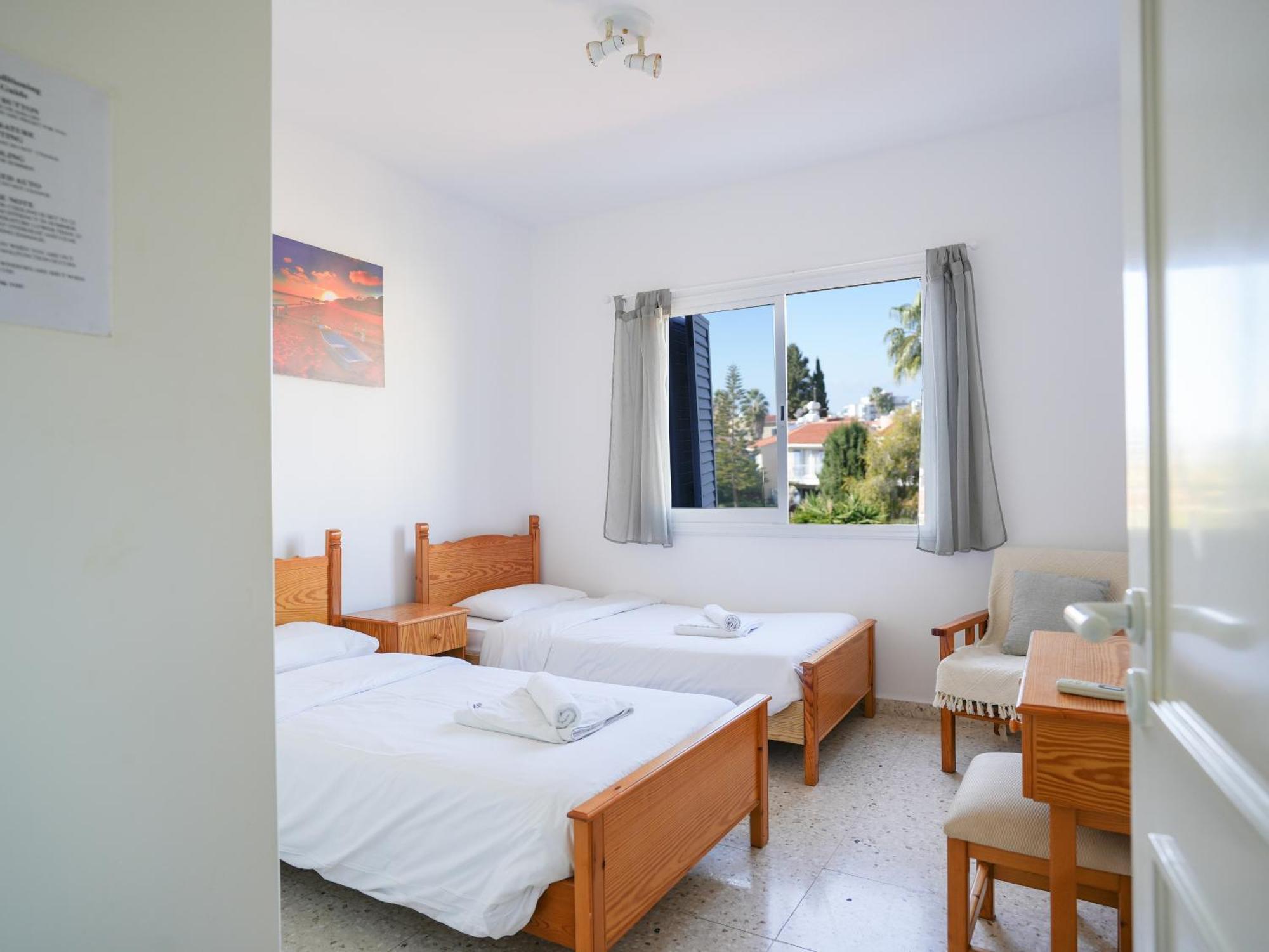 Resitour Paradise Gardens Paphos Exterior foto